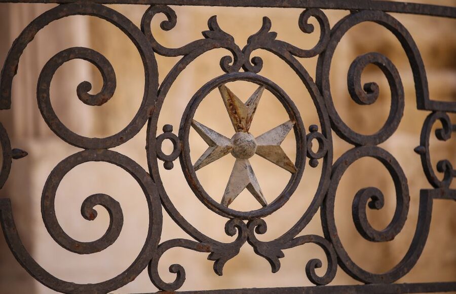 Valletta: 3-Hour Walking Tour - Upper Barrakka Gardens, Siege Bell Memorial, and the Grand Harbour Moment