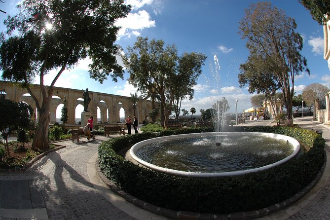 Valletta City Walking Tour - Valletta in one go: why this 2.5-hour walk works