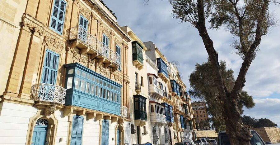 Valletta: Guided City Walking Tour - Barracca Gardens and the harbour view that makes the walking worth it