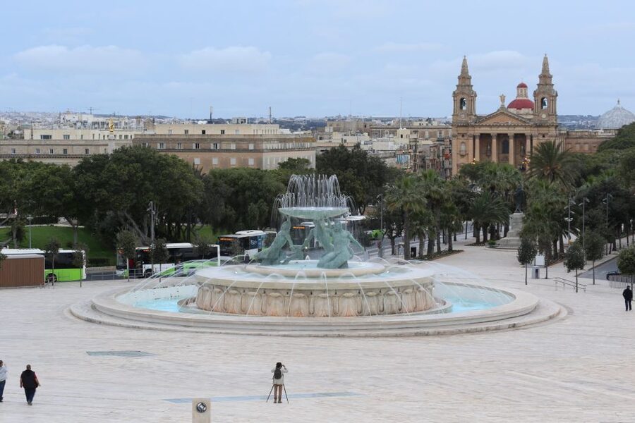 Valletta: Guided City Walking Tour - Price, pacing, and what to bring for a 2.5-hour walk
