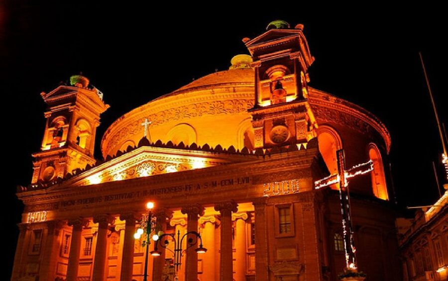 Valletta, Mdina, and Mosta Night Tour with 5D Show - Night-bus loop that stitches together three legends