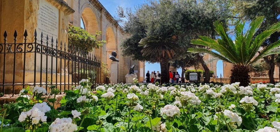 Valletta: Private Maltese Cuisine Walking Tour - Rabbit with wine, then spritz with a Valletta twist