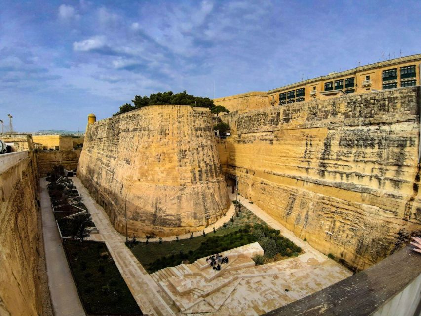 Valletta: Self-Guided Historical Walking Tour (Audio Guide) - Star points for food, shopping, and side sights you can actually use